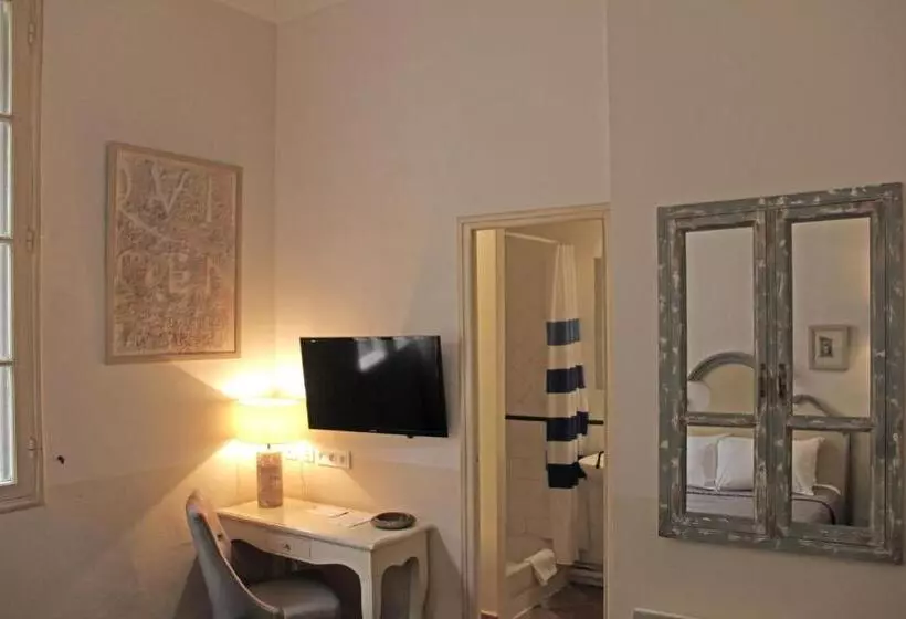 فندق Hôtel De L Amphithéâtre