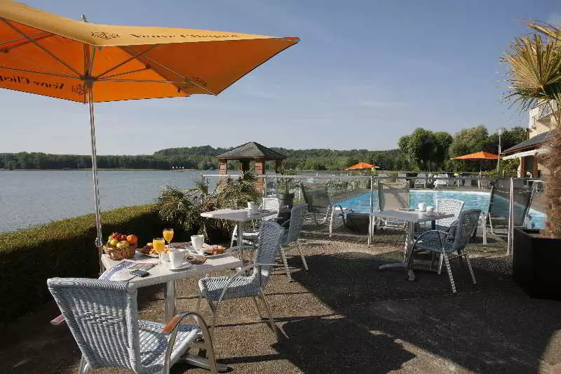 ホテル Hôtel Du Golf De L Ailette, The Originals Relais