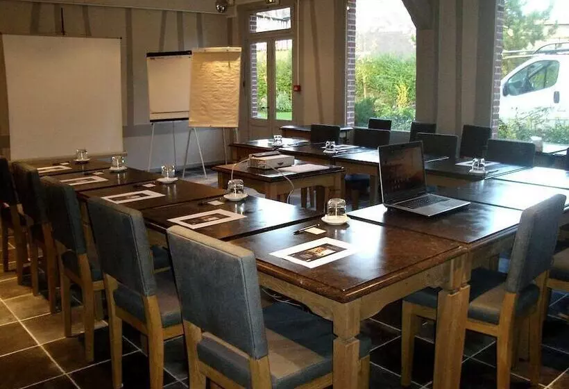 ホテル Hôtel La Licorne & Spa