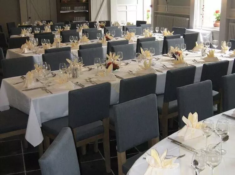 ホテル Hôtel La Licorne & Spa