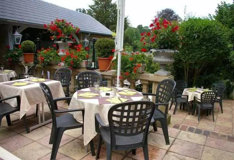 ホテル Hôtel La Licorne & Spa