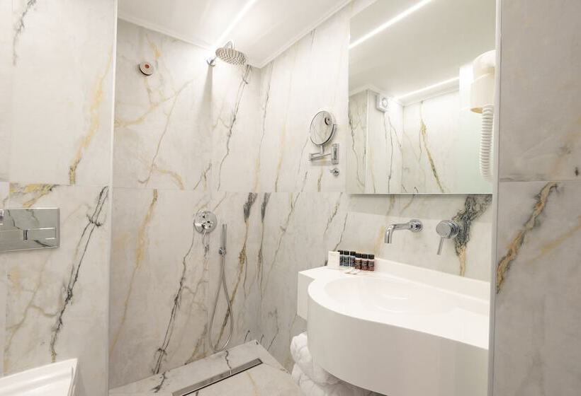 هتل Modern Luxury