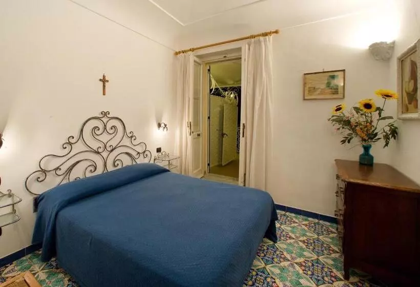 Hotel La Caravella Di Positano   Relais & Beach