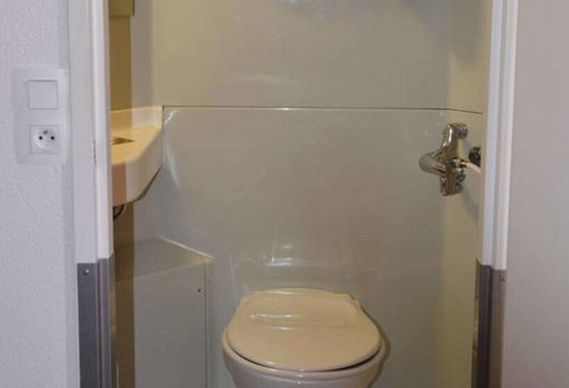 בית מלון כפרי Premiere Classe Biarritz