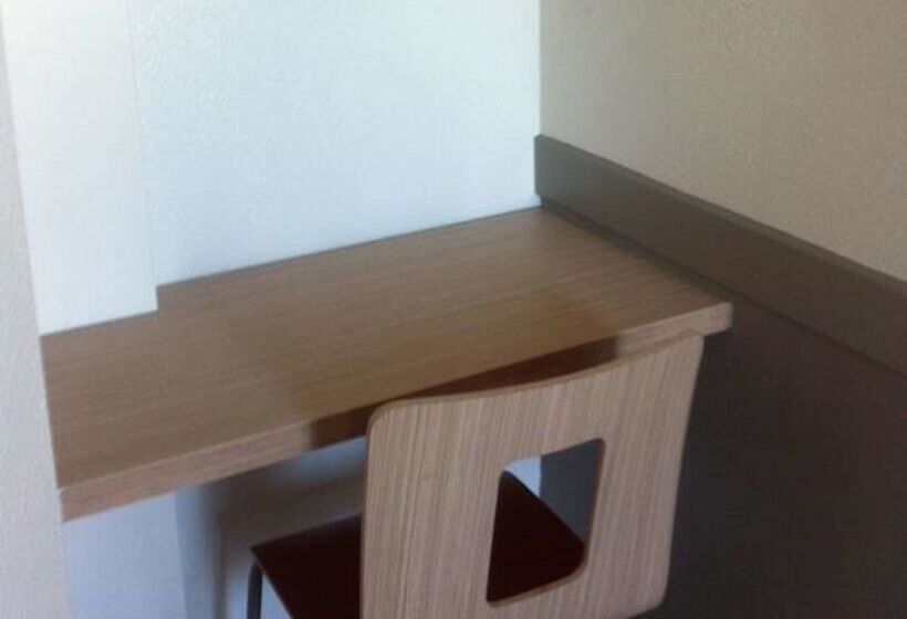 בית מלון כפרי Premiere Classe Biarritz