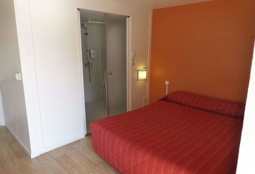 בית מלון כפרי Premiere Classe Biarritz