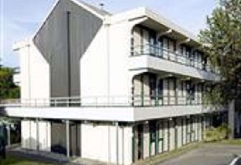 בית מלון כפרי Premiere Classe Biarritz