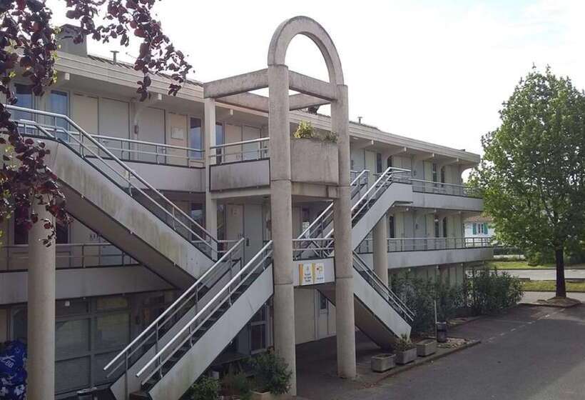 בית מלון כפרי Premiere Classe Biarritz