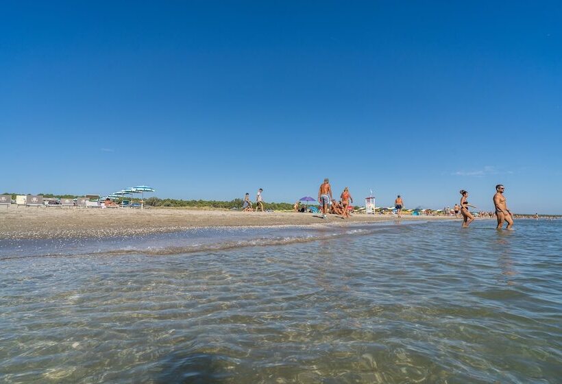 هتل Club Del Sole Marina Romea Easy Camping Village