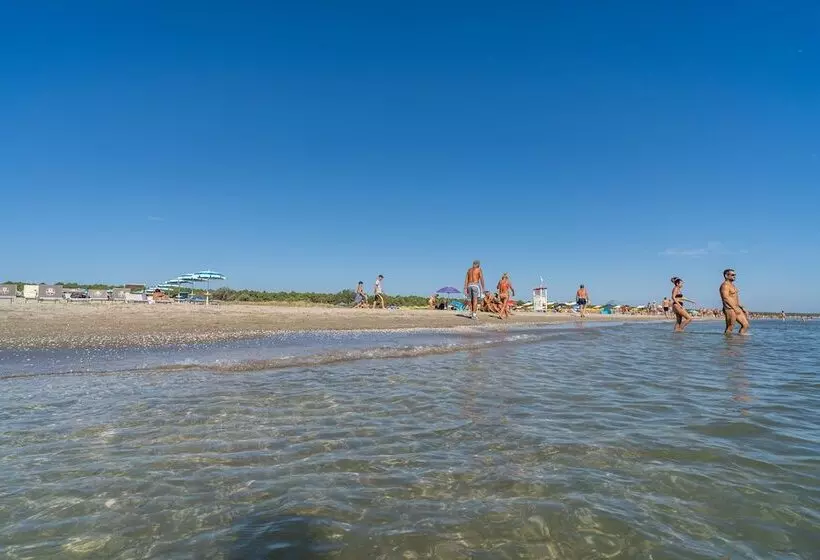 هتل Club Del Sole Marina Romea Easy Camping Village