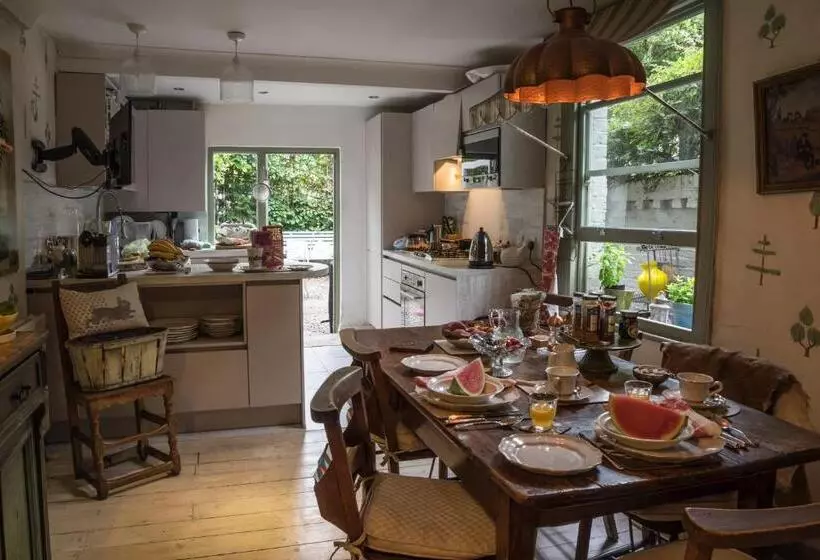 Hurlingham Bed And Breakfast