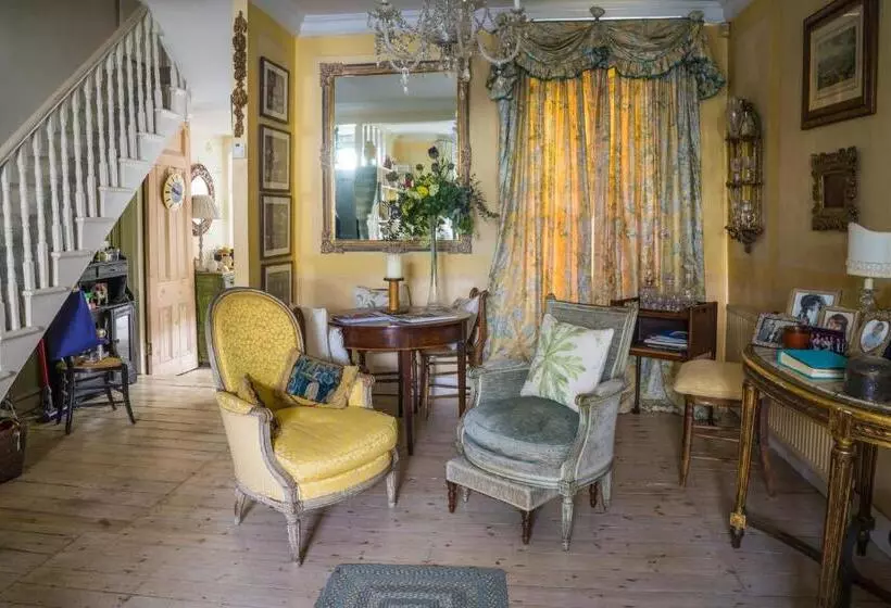 Hurlingham Bed And Breakfast