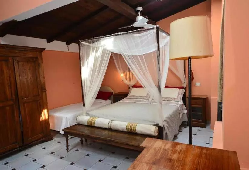 تختخواب و صبحانه Casa Pucci