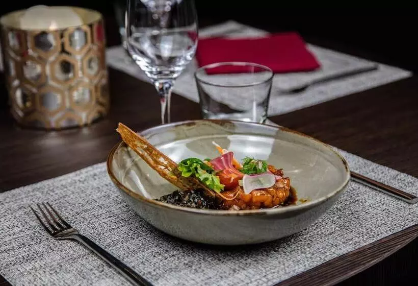 Avenue Lodge Hotel & Spa