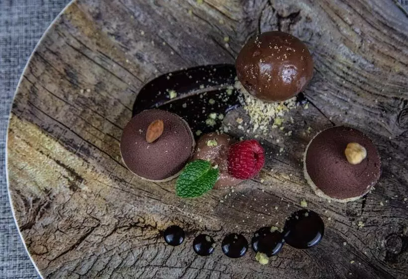 Avenue Lodge Hotel & Spa