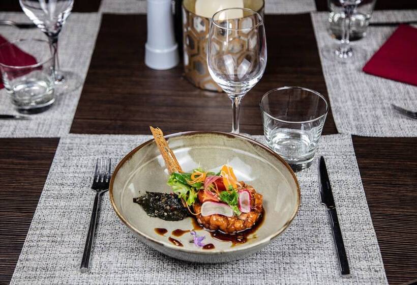 Avenue Lodge Hotel & Spa