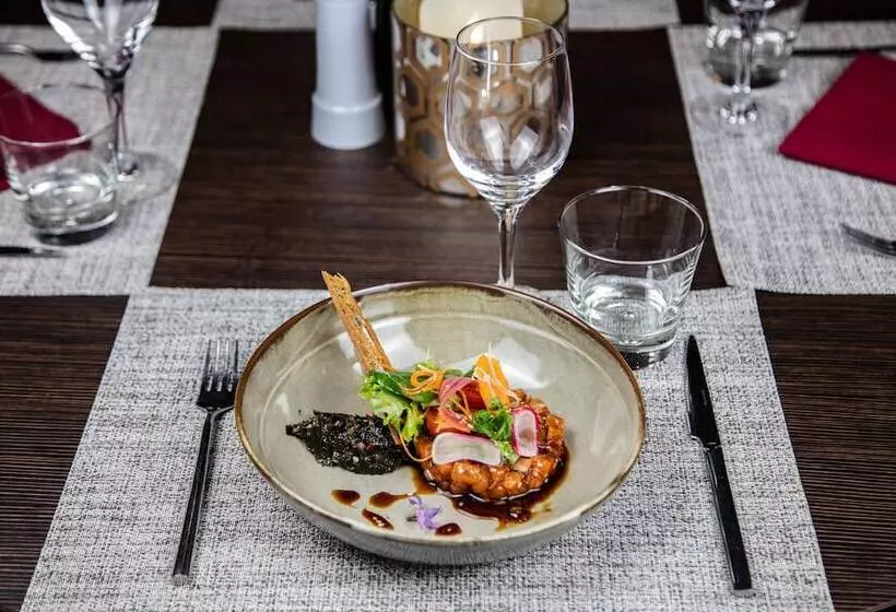 Avenue Lodge Hotel & Spa