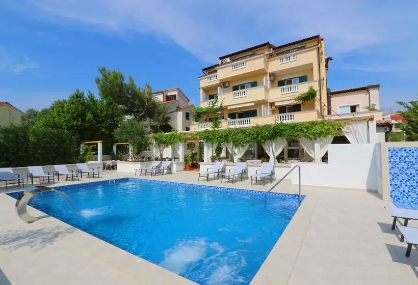 Отель Pansion Villa Bok