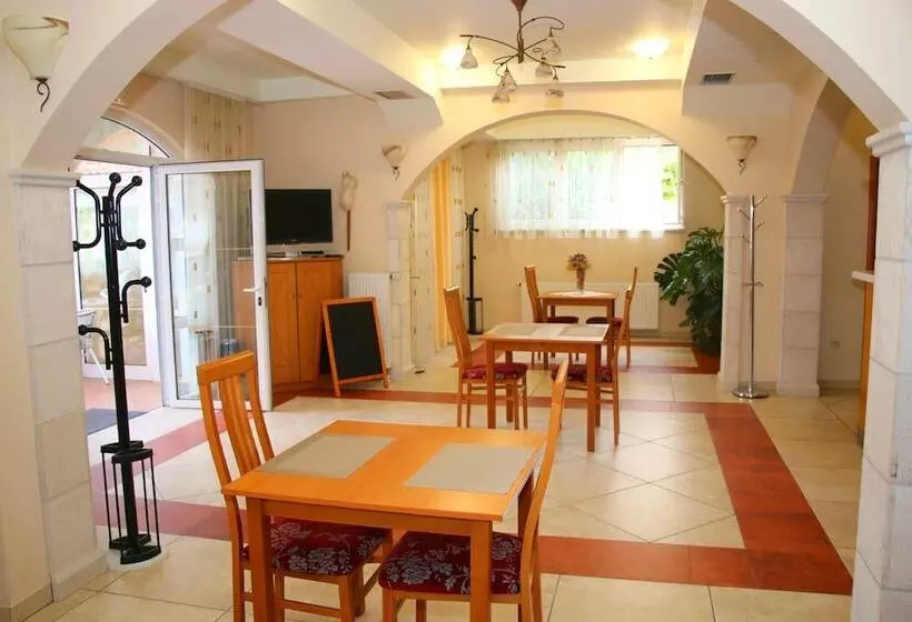 Отель Pansion Villa Bok