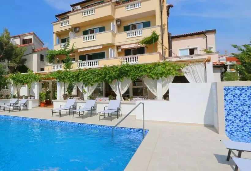 Отель Pansion Villa Bok