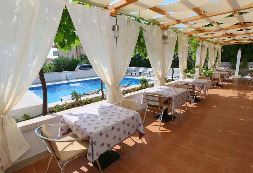 Отель Pansion Villa Bok