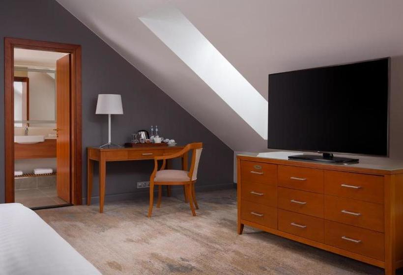 Отель Courtyard By Marriott Moscow City Center