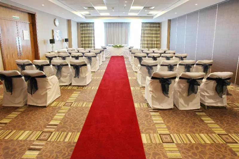 בית מלון כפרי Crowne Plaza Reading East