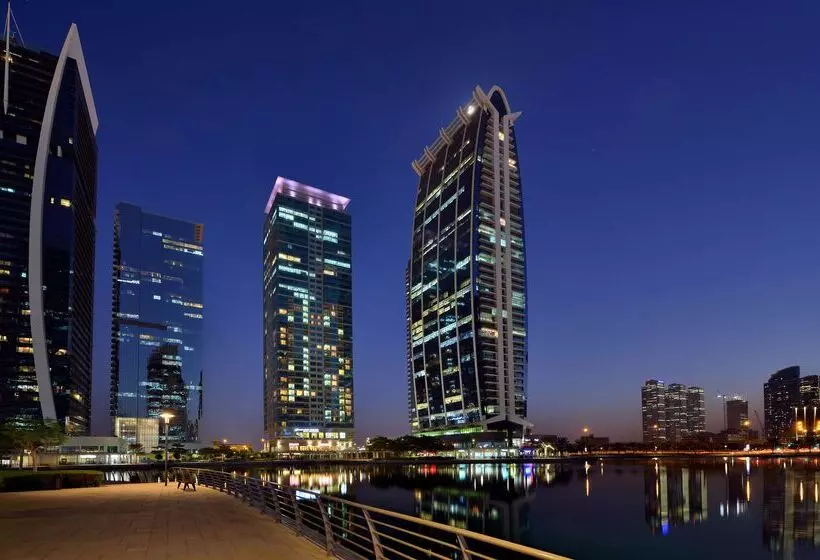 Oaks Liwa Heights Hotel Suites