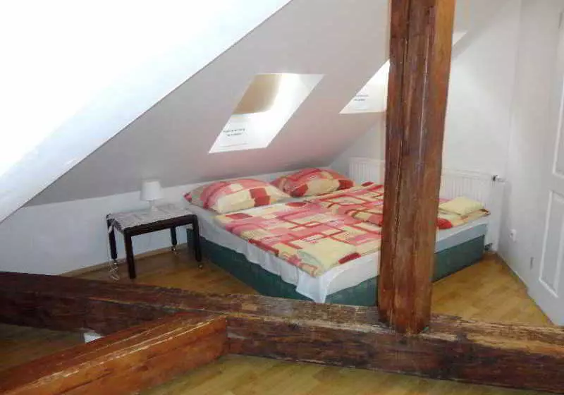 Hotelli Pension Tara
