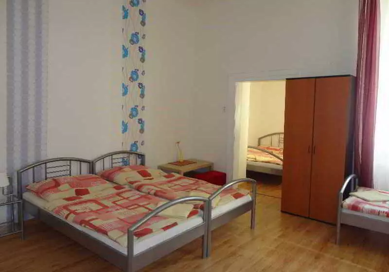 Hotelli Pension Tara