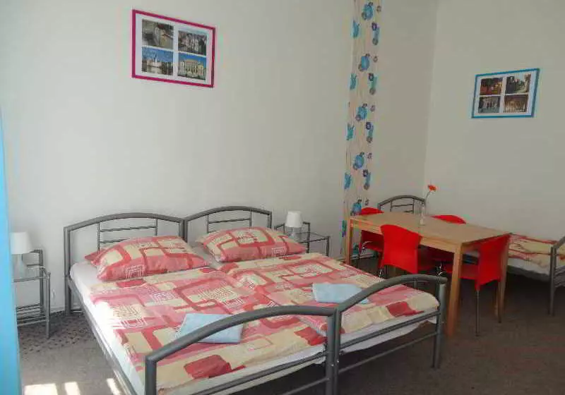 Hotelli Pension Tara