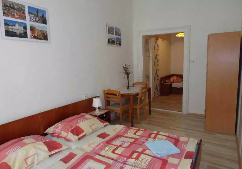 Hotelli Pension Tara