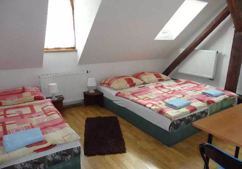 Hotelli Pension Tara