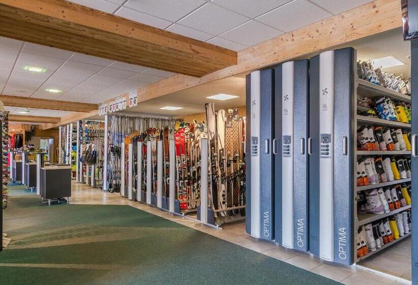 Отель Résidence Les Balcons De La Rosière