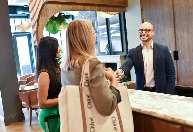 Hotelli The Gresham Apart