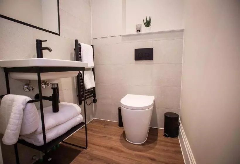 Hotelli The Gresham Apart