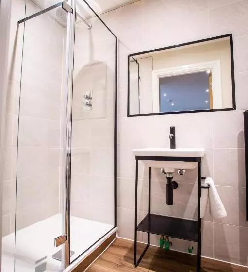 Hotelli The Gresham Apart