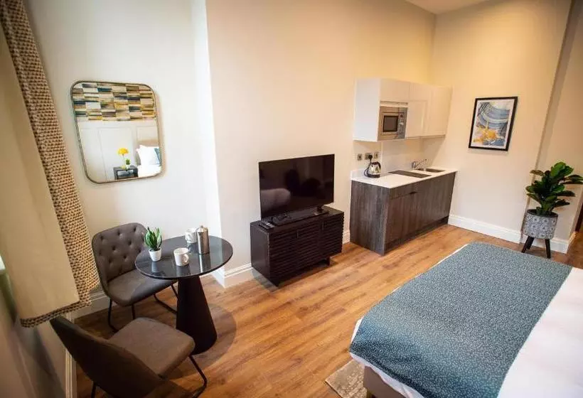 Hotelli The Gresham Apart