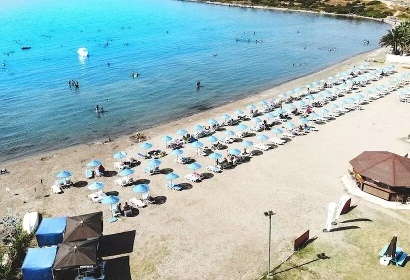 Akay Garden Family Club