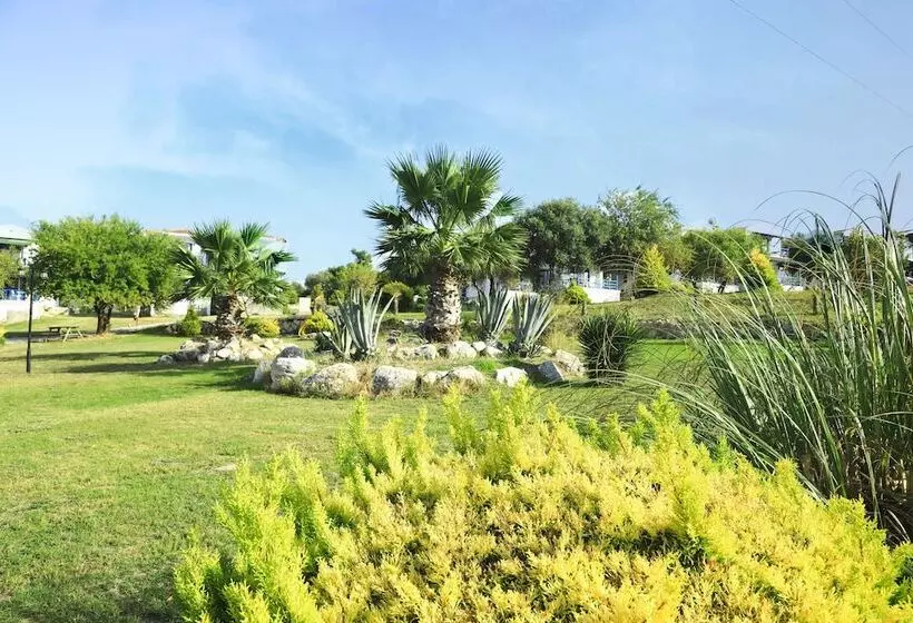 Akay Garden Family Club