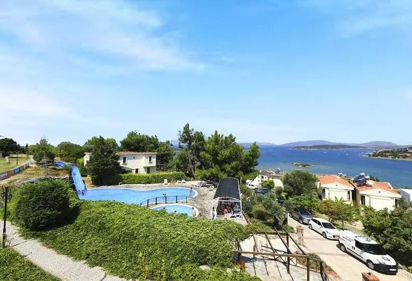 Akay Garden Family Club