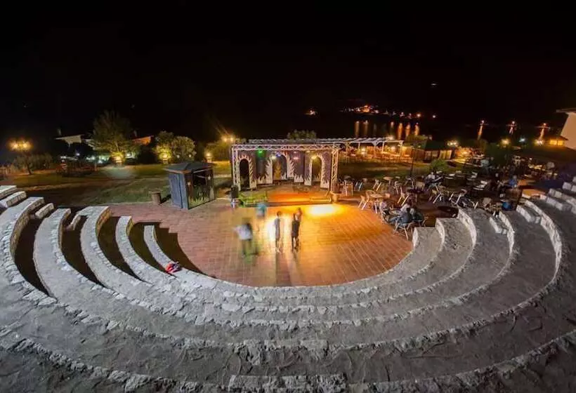 Akay Garden Family Club