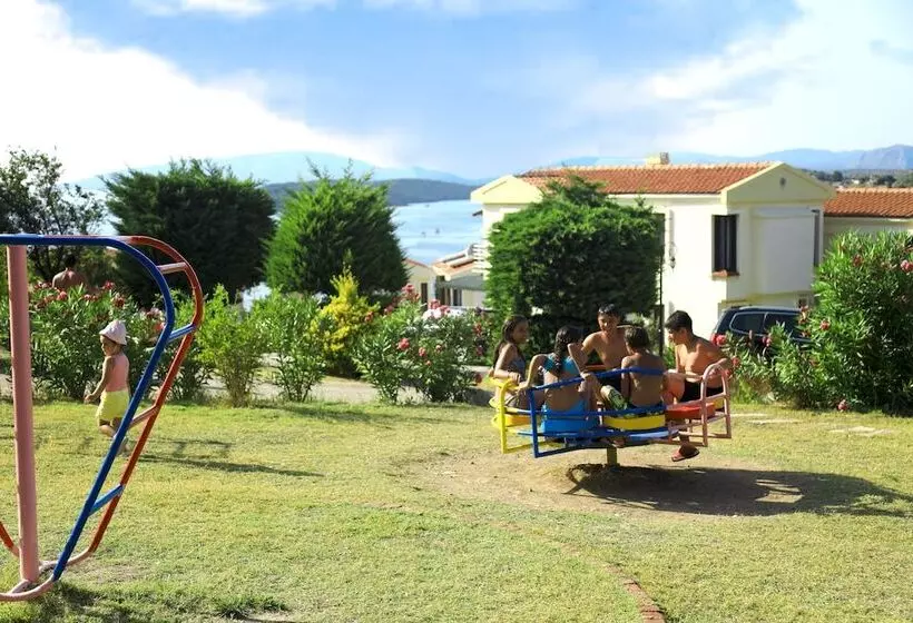 Akay Garden Family Club