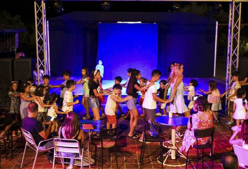 Akay Garden Family Club