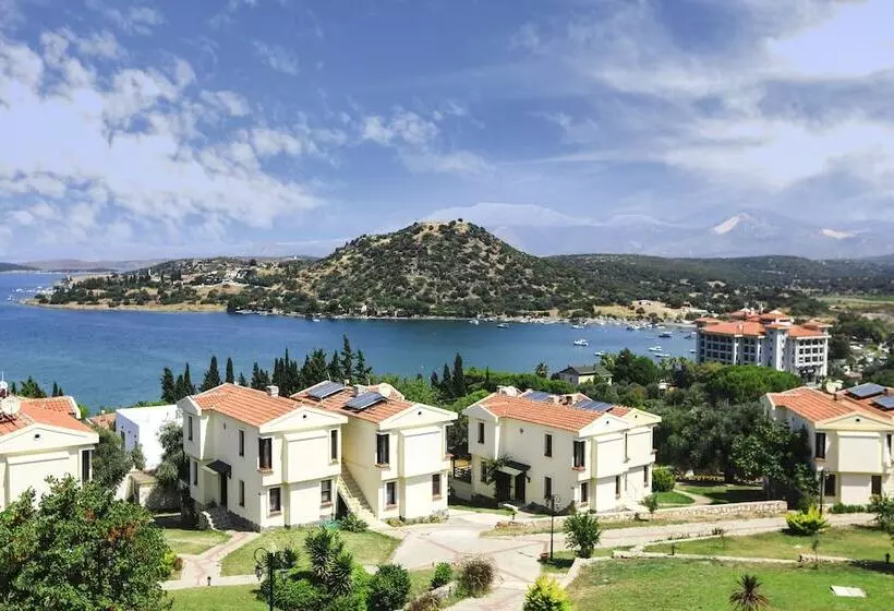 Akay Garden Family Club