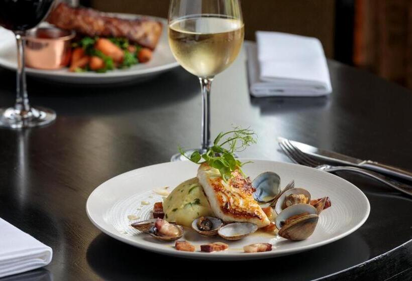 Bowood Hotel, Spa, And Golf Resort