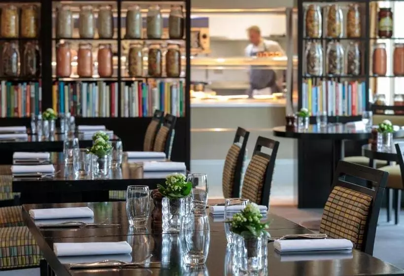 Bowood Hotel, Spa, And Golf Resort