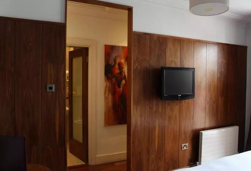 פונדק The Lombard Townhouse