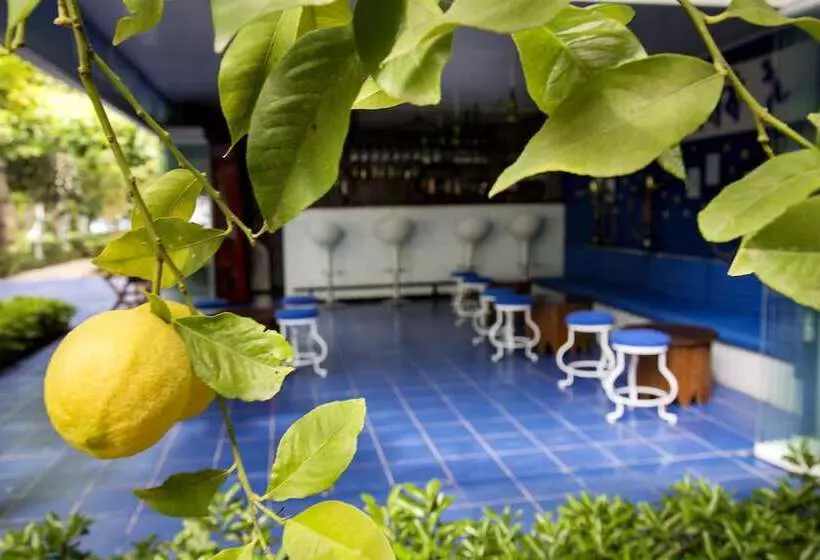 ホテル Blue & White