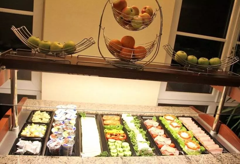 Check Inn Hotel Merseburg